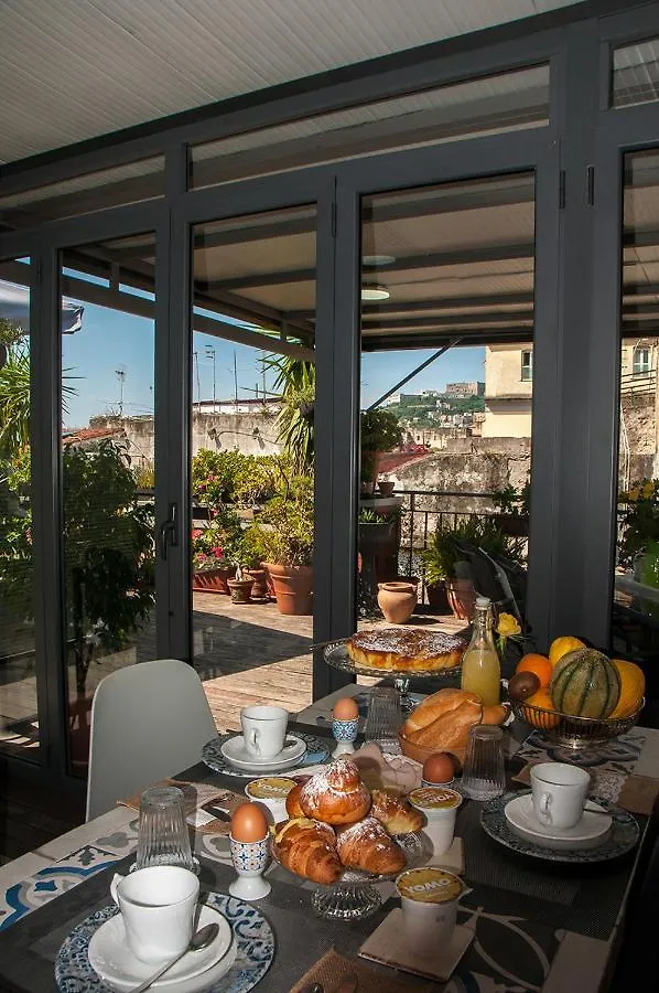 Bed & Breakfast La Terrazza Ai Miracoli Bed and Breakfast Napoli Italien