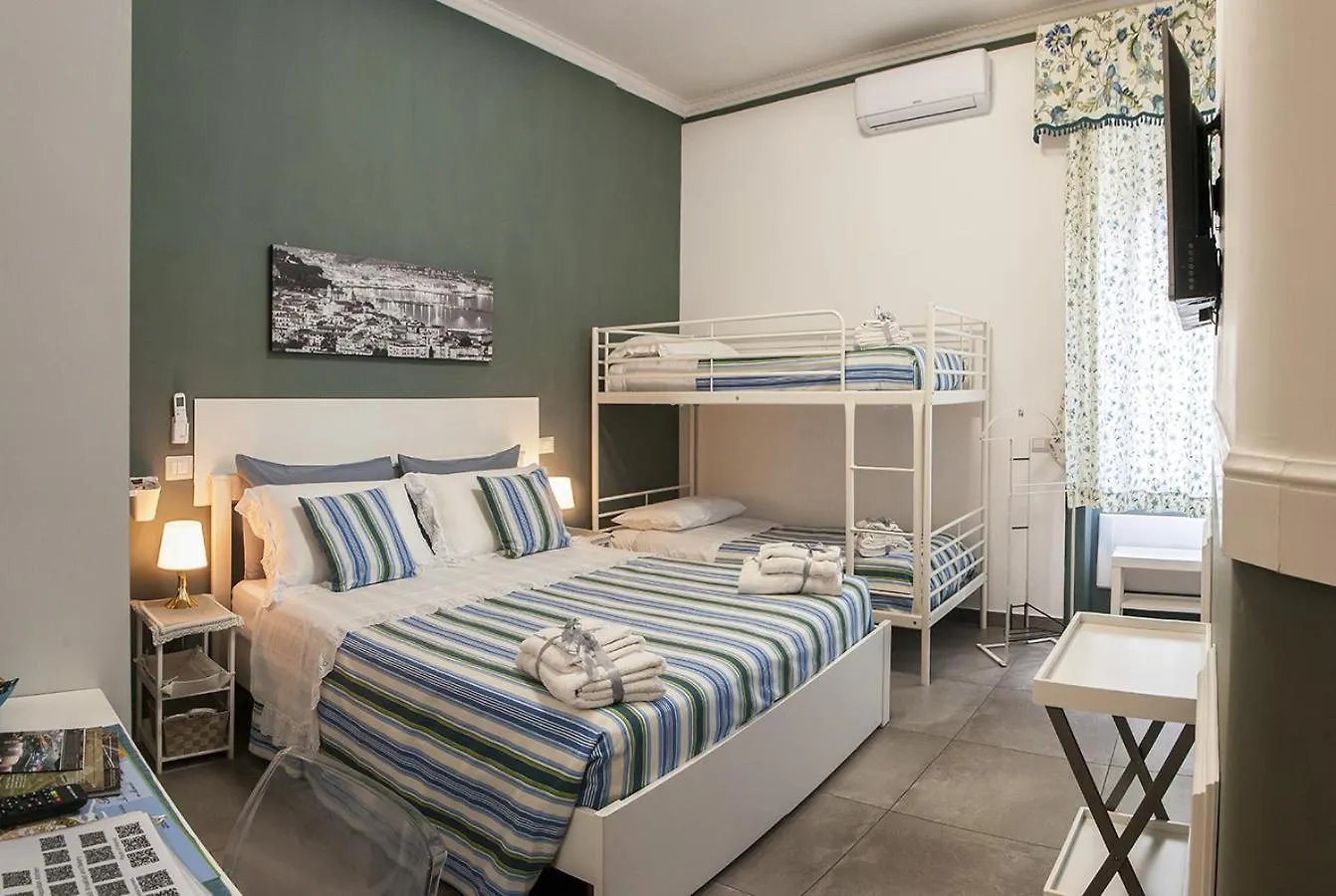 La Terrazza Ai Miracoli Bed and Breakfast Napoli 0*,